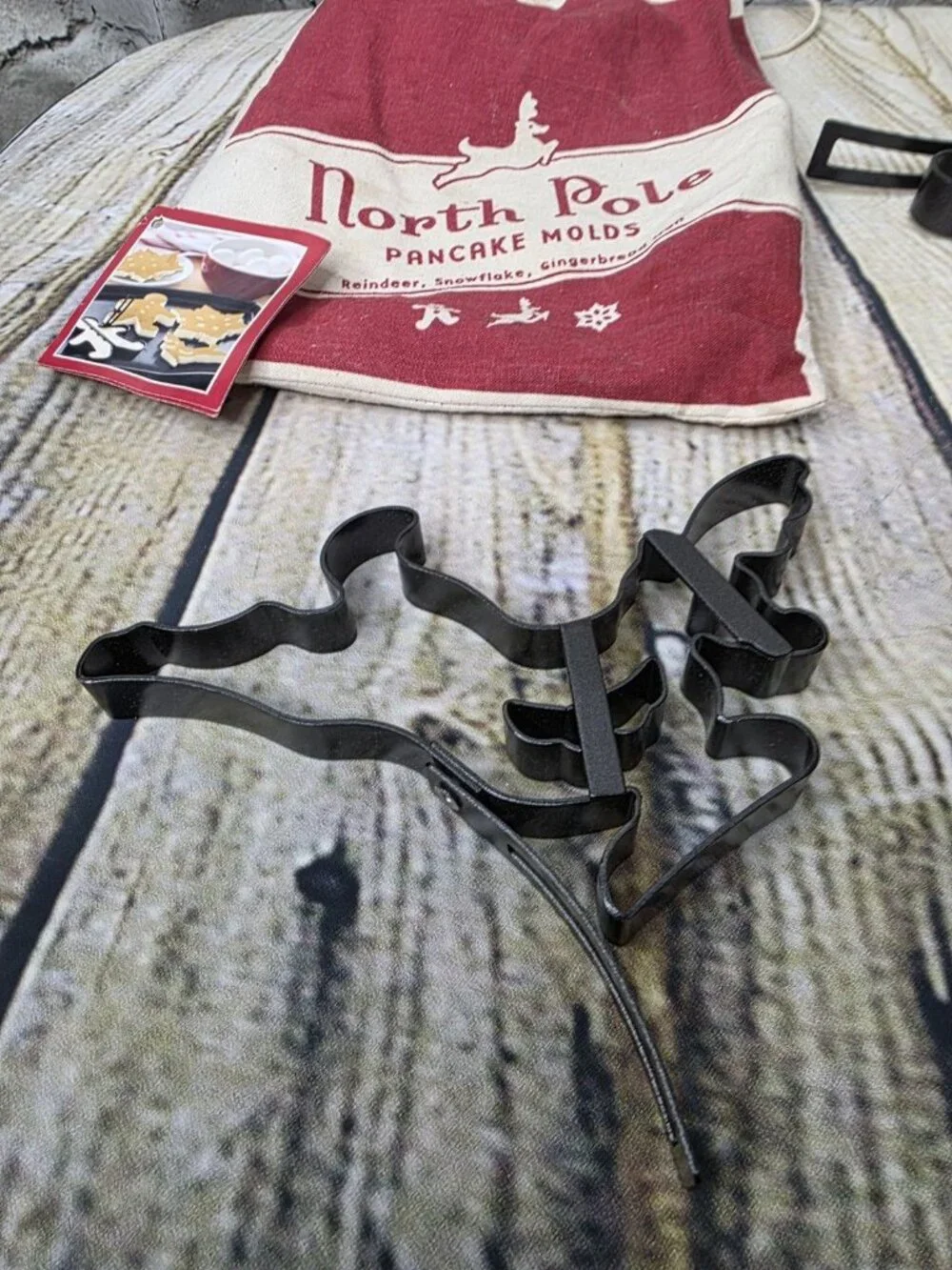 Williams Sonoma North Pole Pancake Molds Reindeer Snowflake Gingerbread Man